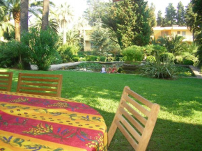 3 rooms with pool and 4 min walk to sandy beach